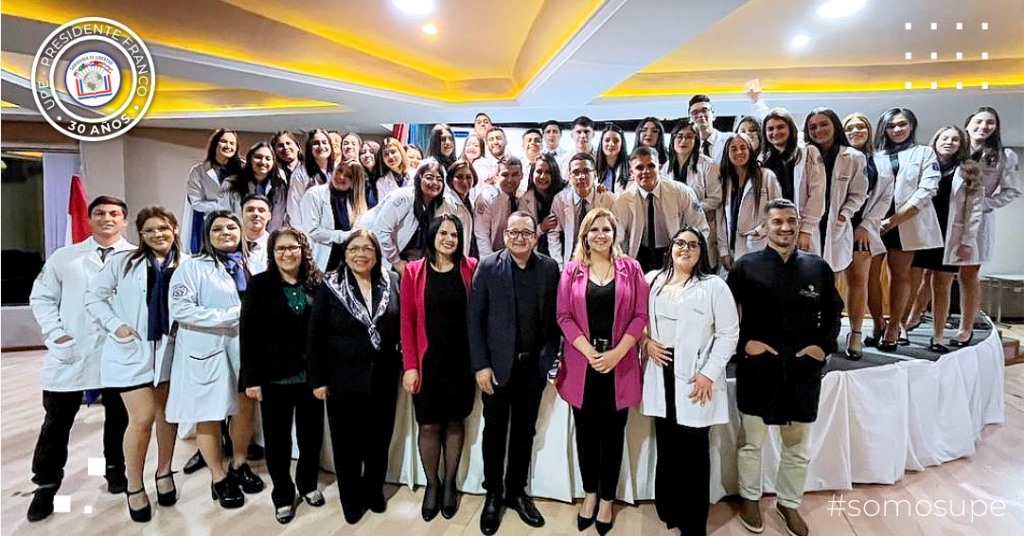 Presentación de trabajo final de grado de alumnos del 2do año de Kinesiología y Fisioterapia - UPE